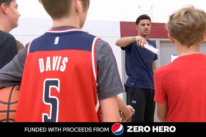 Johnny-Davis-basketball-camp---Zero-Hero-band.jpg
